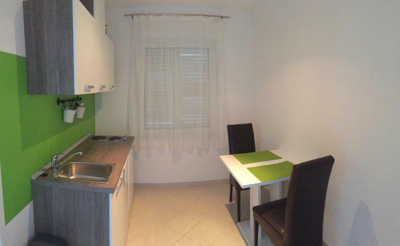 Apartmani Irena Jezevac Krk Town Exterior foto
